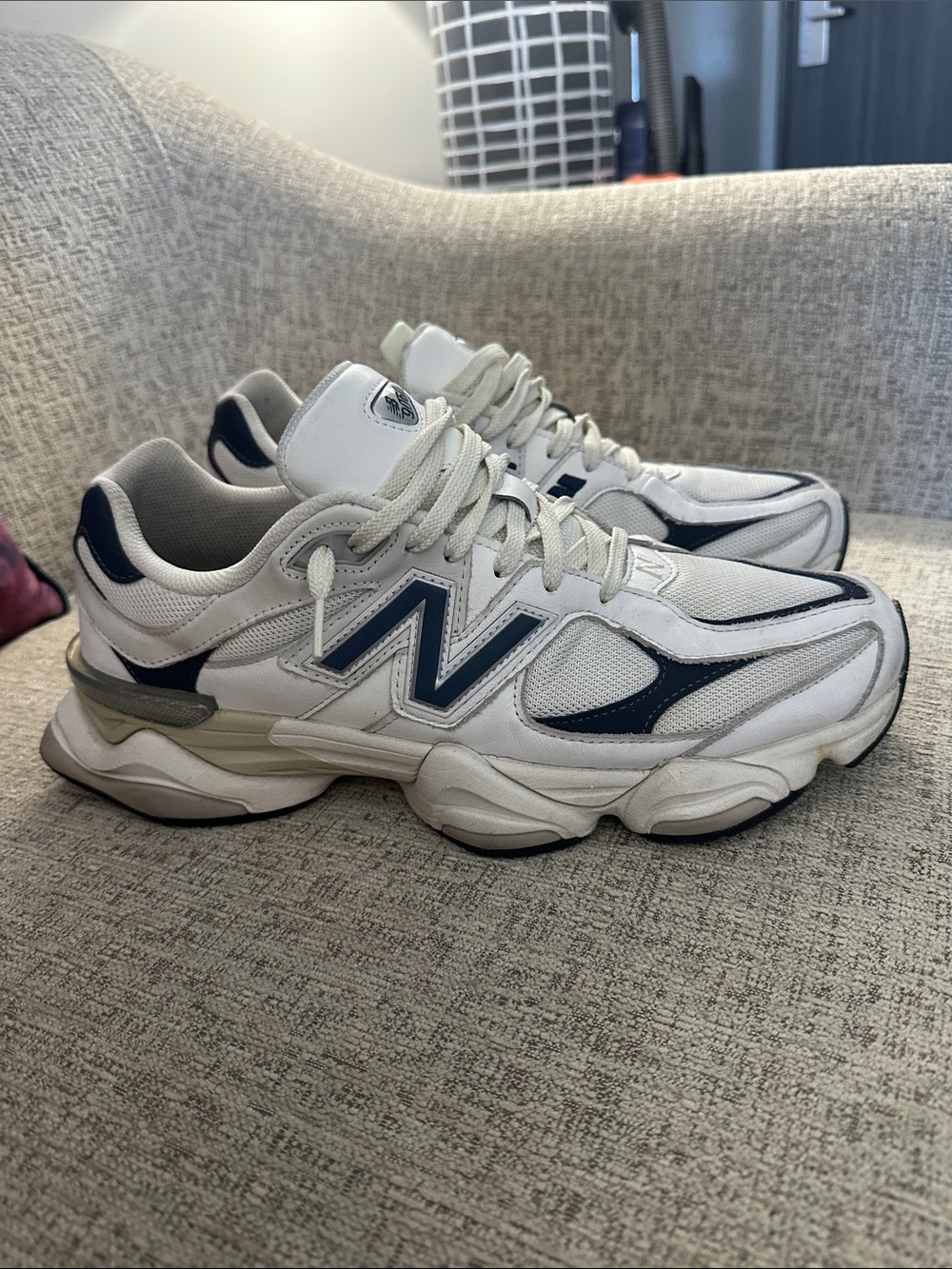 New Balance 9060 Men’s White & Navy Chunky Mesh Leather Trainers Size 13